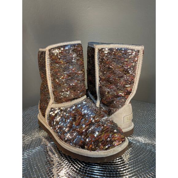 Gold Sequin Ugg Size 6 - Picture 13 of 16